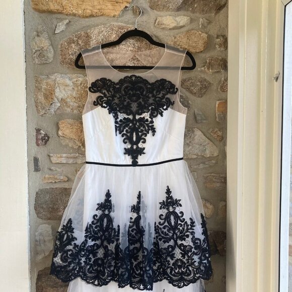 NWT MARCHESA NOTTE Embroidered 3-Tier Strapless Illusion Gown Womens 10 - Picture 4 of 12